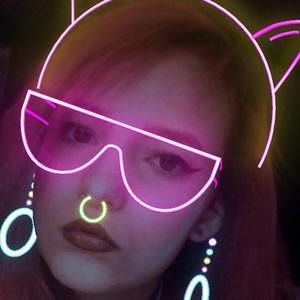 Meet your Posher, Makya